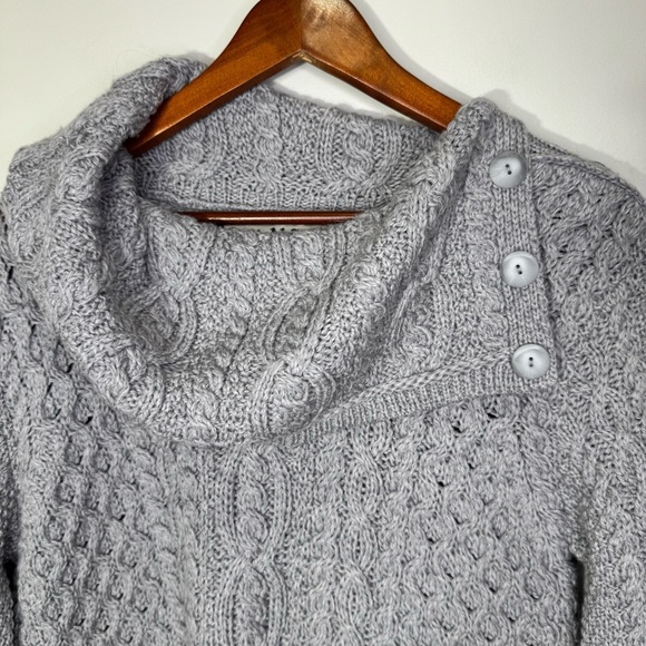 Aran Mor Cowl Button Neck Merino Wool Cable Knit Grey Sweater Size Medium NWT - Picture 3 of 9
